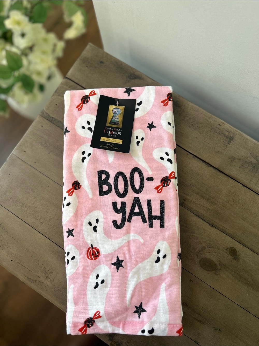 NWT Cynthia Rowley Pink Halloween Ghost Kitchen Towel Set of 2 "BOO-YAH" - Picture 3 of 4